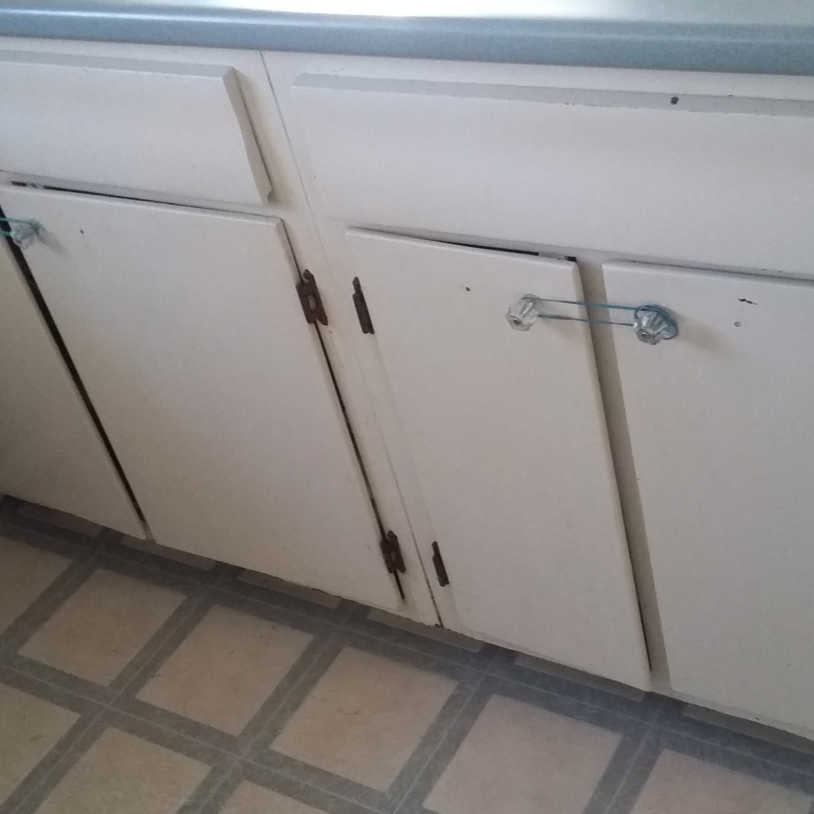 Entry 104 - Torn & tattered and unsightly makes for a total kitchen nightmare