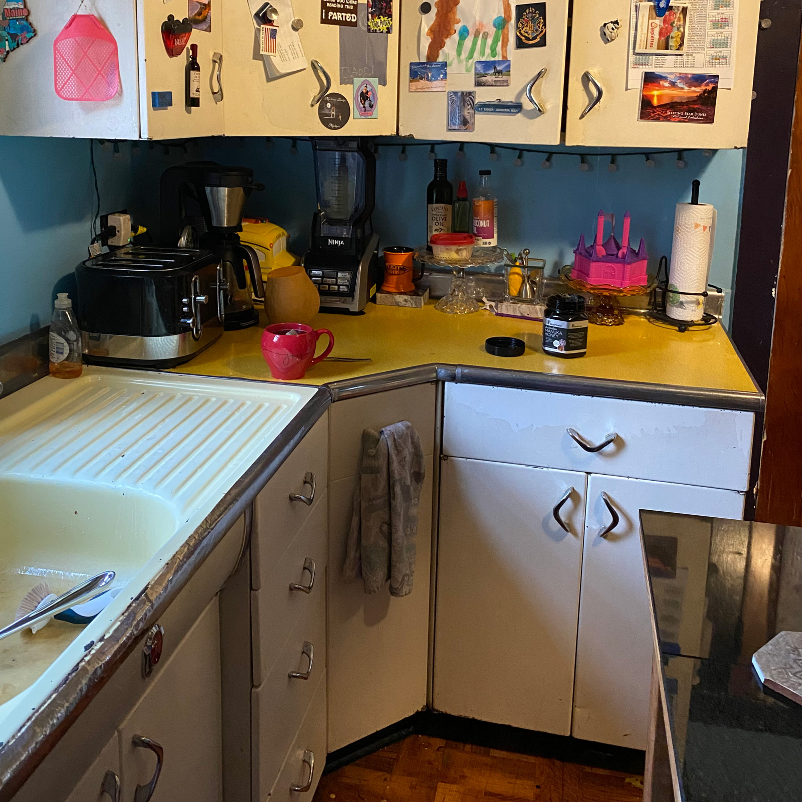 Entry 178 - It's time to renovate this very dated kitchen